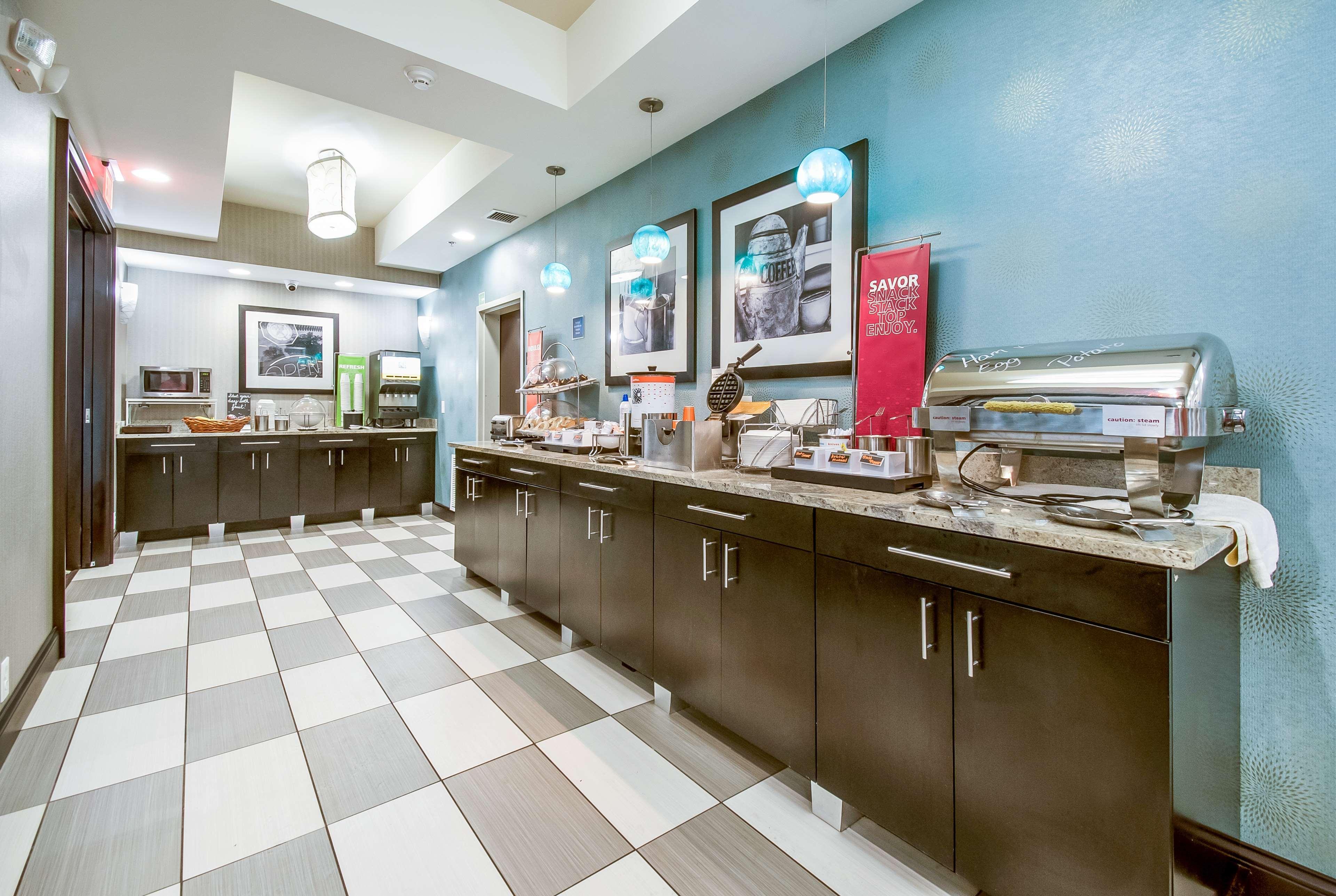 Hampton Inn West Кълъмбъс Екстериор снимка