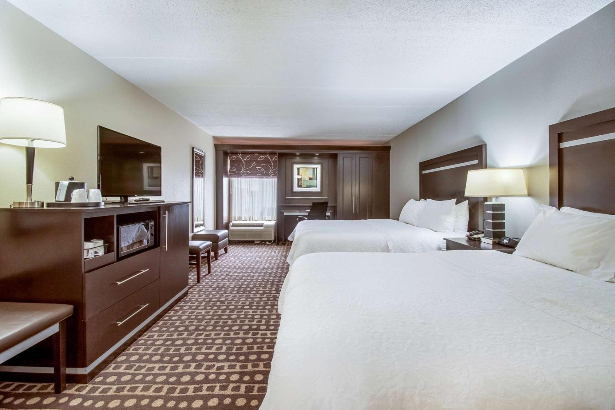 Hampton Inn West Кълъмбъс Екстериор снимка