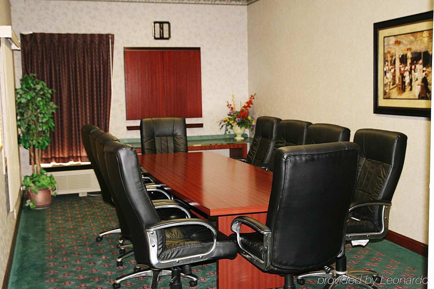 Hampton Inn West Кълъмбъс Съоръжения снимка
