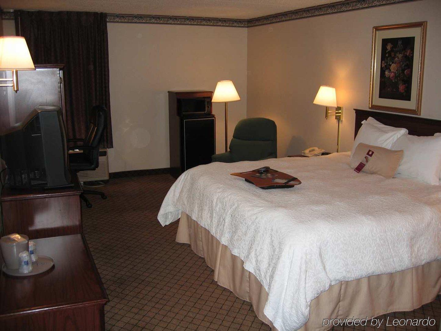 Hampton Inn West Кълъмбъс Стая снимка